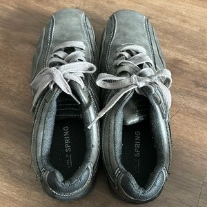 Men’s shoes size 10